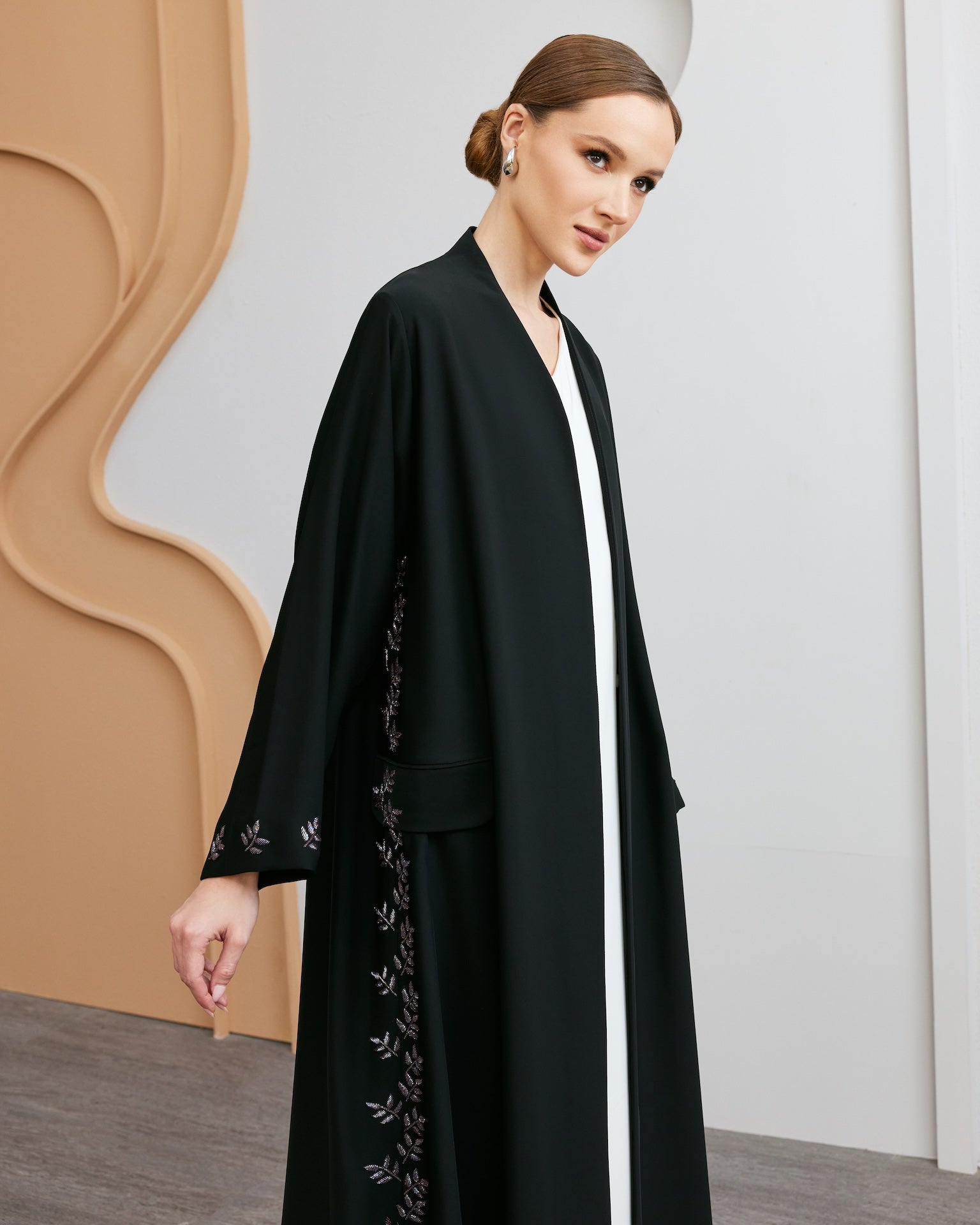 Nouf - The McQueen Boutique - Abaya - Abaya Dubai - Abaya Abu Dhabi - Abaya UAE - Abaya - Elegant - Luxury - Emirati - Classic - Modern - Occasion - Traditional - Trends - Embroidery - Modes