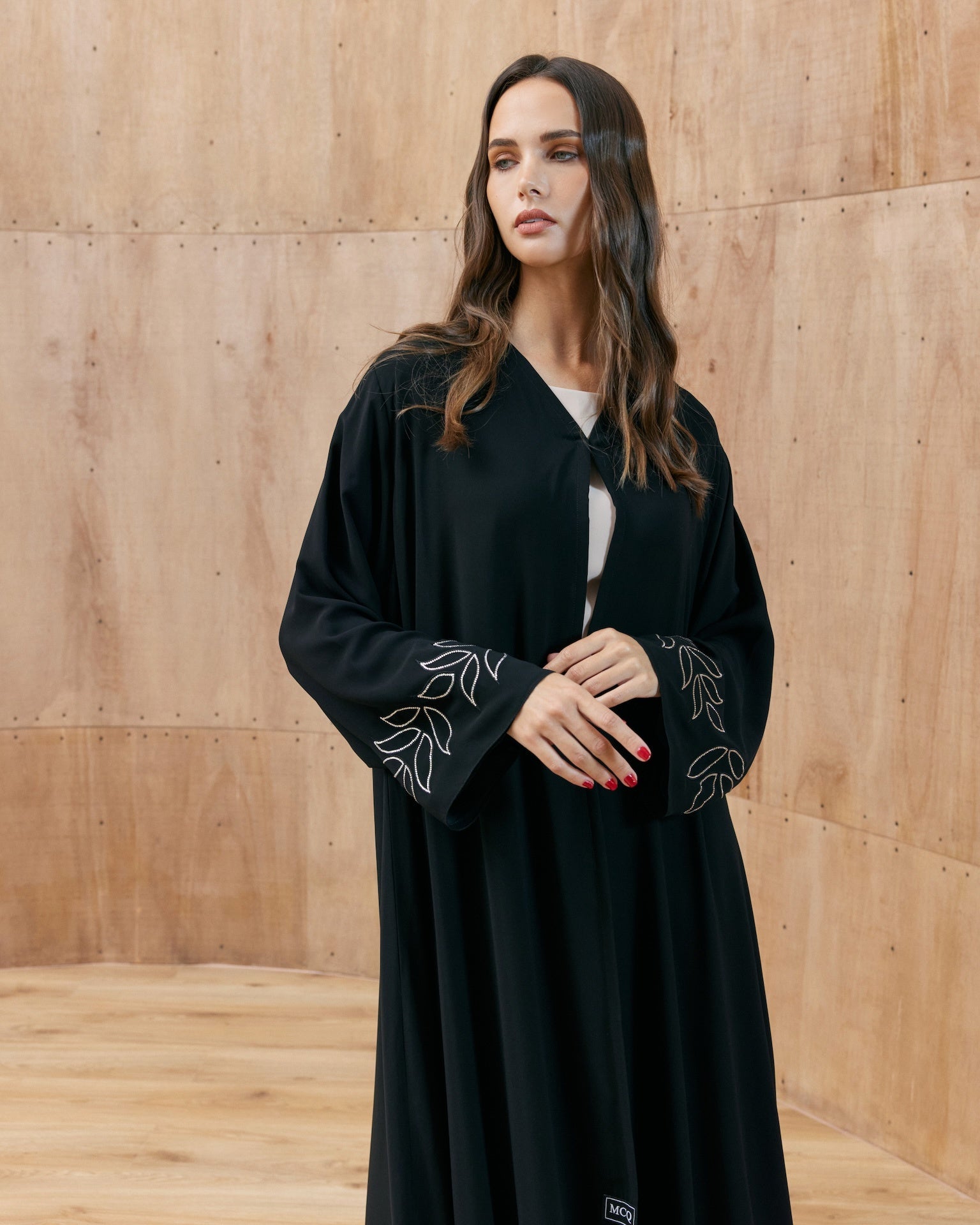 Noura - The McQueen Boutique - Abaya - Abaya Dubai - Abaya Abu Dhabi - Abaya UAE - Abaya - Elegant - Luxury - Emirati - Classic - Modern - Occasion - Traditional - Trends - Embroidery - Modes