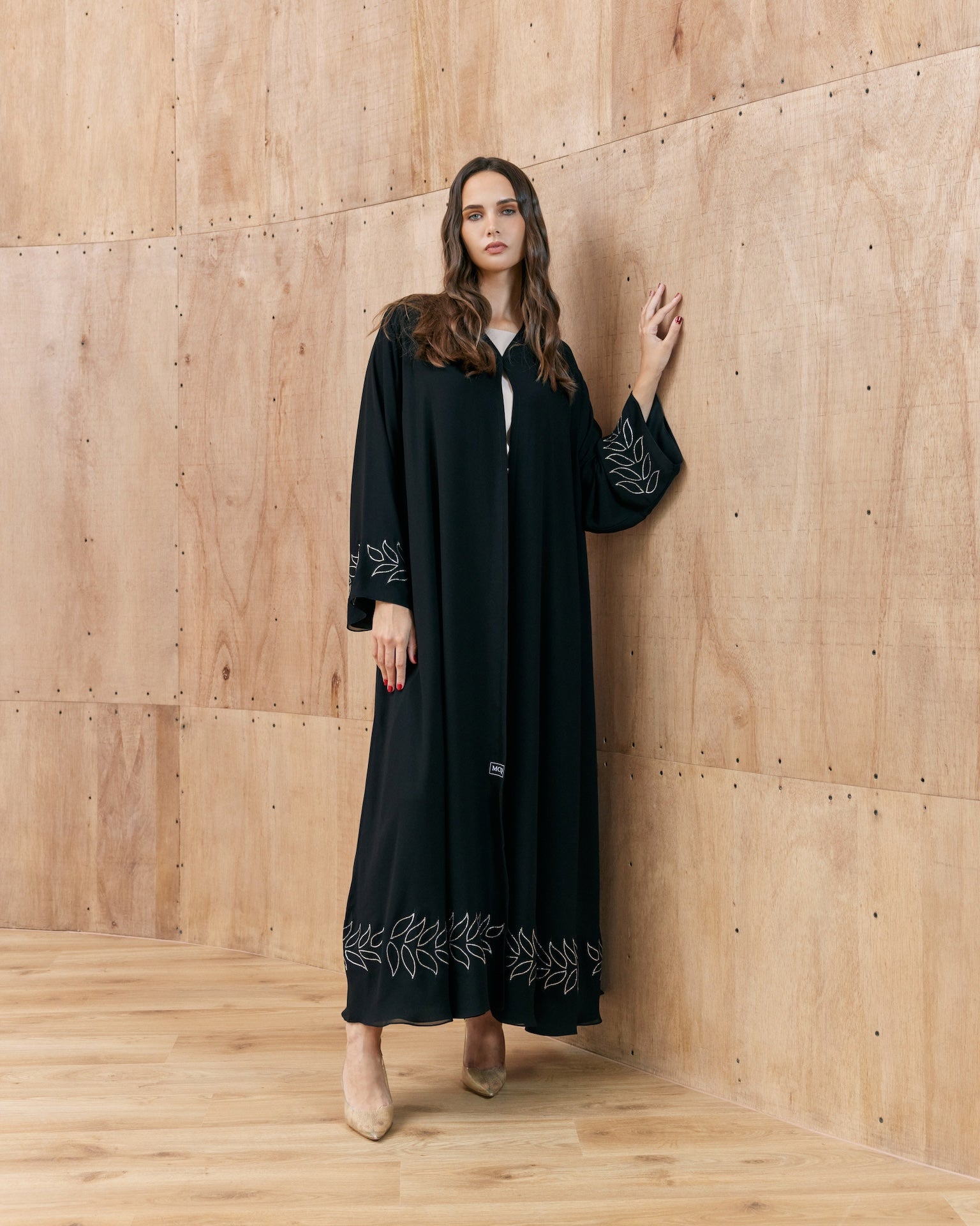 Noura - The McQueen Boutique - Abaya - Abaya Dubai - Abaya Abu Dhabi - Abaya UAE - Abaya - Elegant - Luxury - Emirati - Classic - Modern - Occasion - Traditional - Trends - Embroidery - Modes