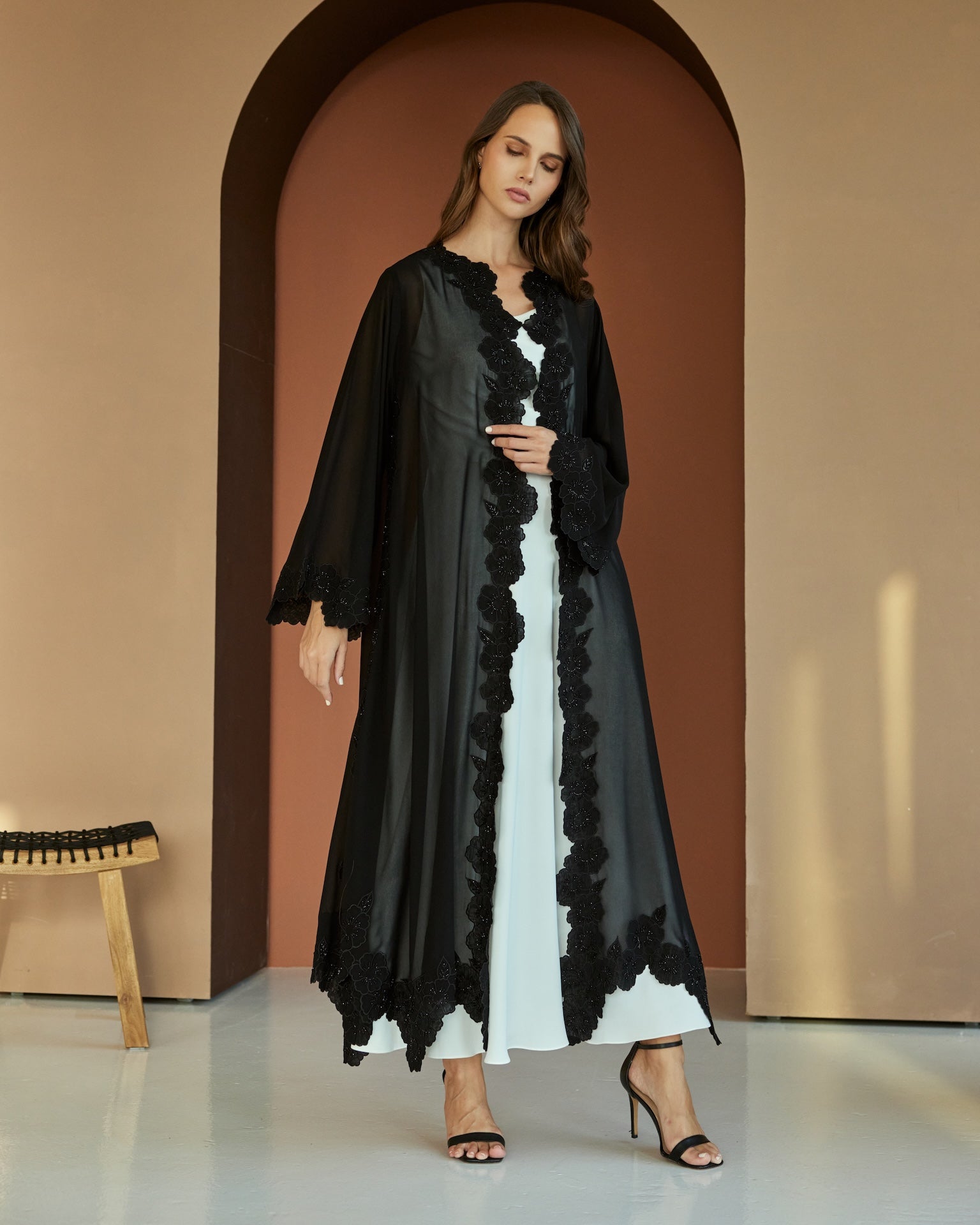 Orchidia - The McQueen Boutique - Abaya - Abaya Dubai - Abaya Abu Dhabi - Abaya UAE - Abaya - Elegant - Luxury - Emirati - Classic - Modern - Occasion - Traditional - Trends - Embroidery - Modes