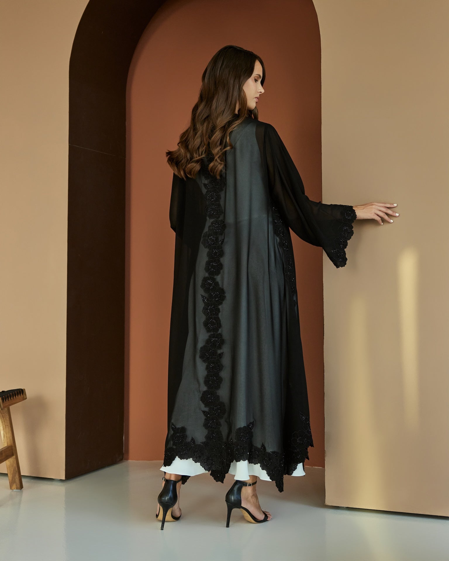 Orchidia - The McQueen Boutique - Abaya - Abaya Dubai - Abaya Abu Dhabi - Abaya UAE - Abaya - Elegant - Luxury - Emirati - Classic - Modern - Occasion - Traditional - Trends - Embroidery - Modes