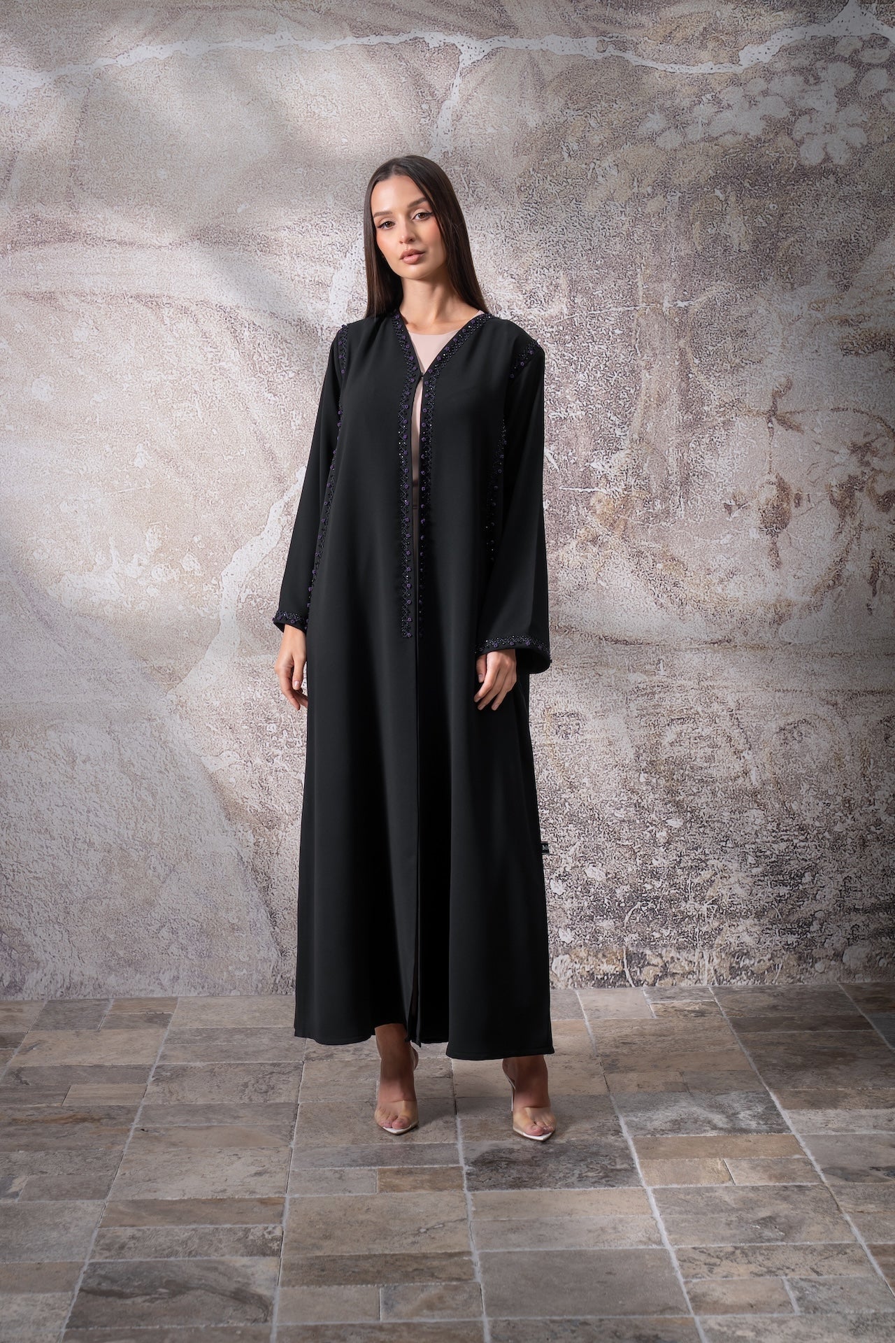 Orivelle - The McQueen Boutique - Abaya - Abaya Dubai - Abaya Abu Dhabi - Abaya UAE - Abaya - Elegant - Luxury - Emirati - Classic - Modern - Occasion - Traditional - Trends - Embroidery - Modes