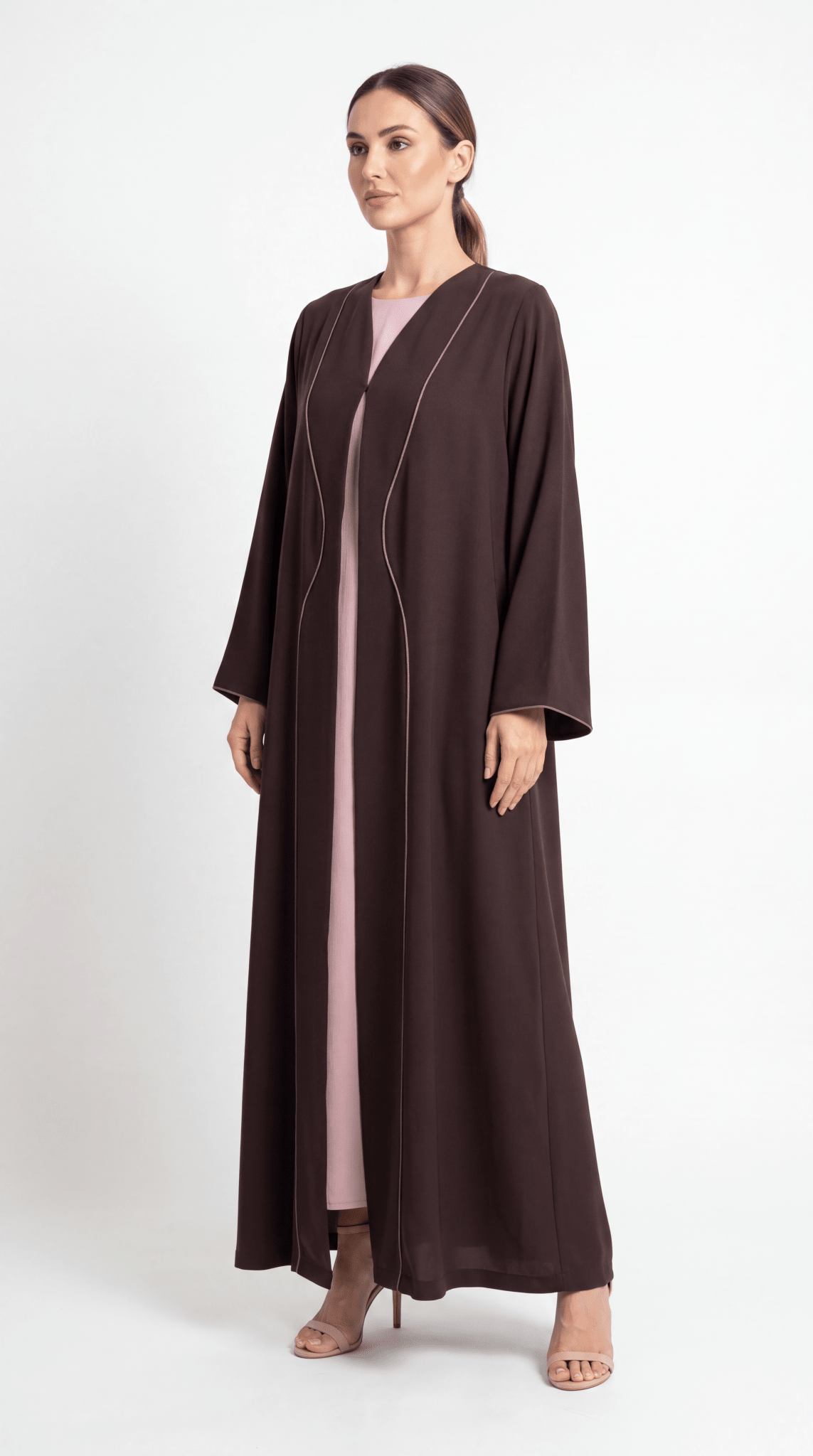 Qahwa - The McQueen Boutique - Abaya - Abaya Dubai - Abaya Abu Dhabi - Abaya UAE - Abaya - Elegant - Luxury - Emirati - Classic - Modern - Occasion - Traditional - Trends - Embroidery - Modes