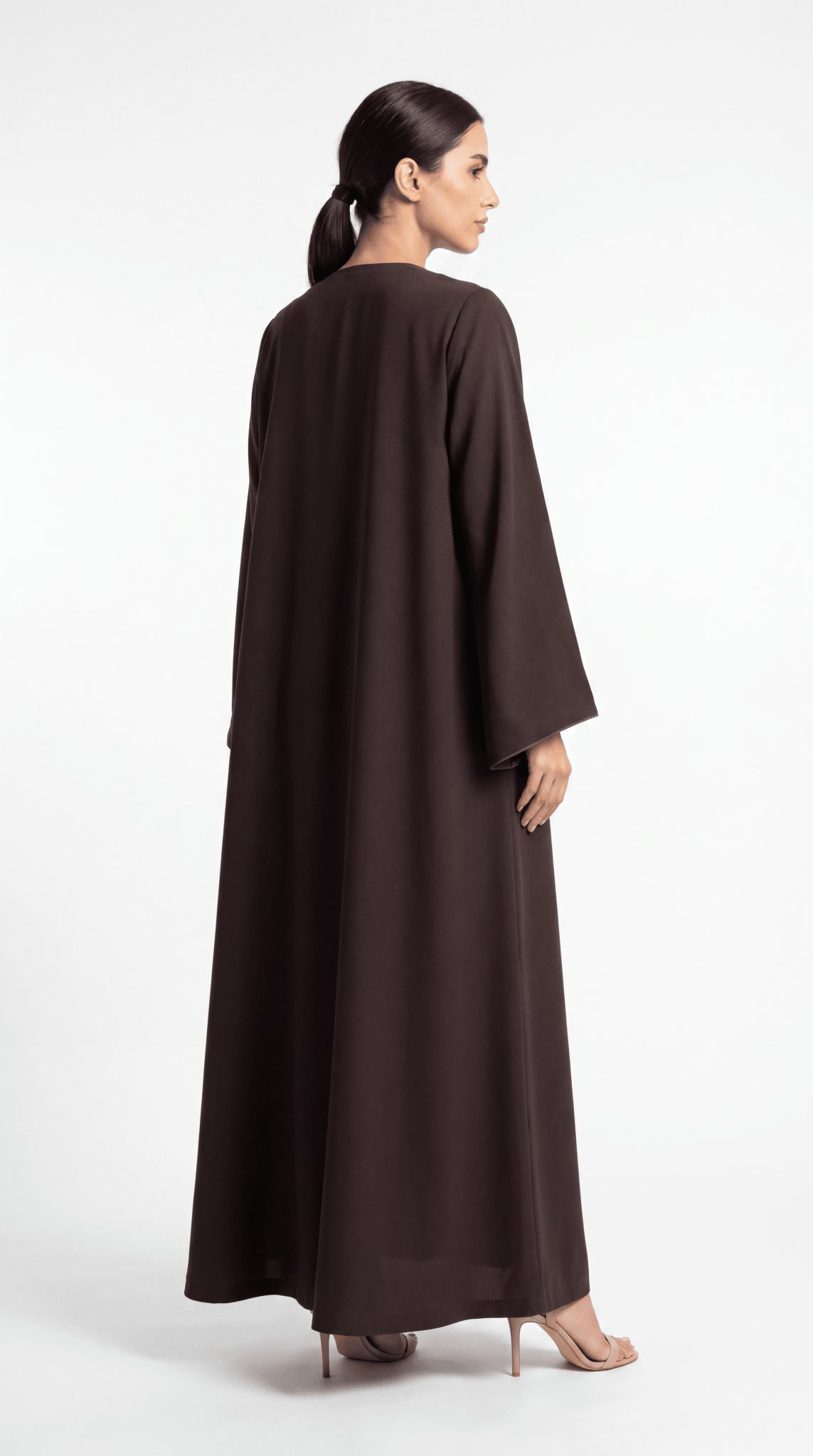 Qahwa - The McQueen Boutique - Abaya - Abaya Dubai - Abaya Abu Dhabi - Abaya UAE - Abaya - Elegant - Luxury - Emirati - Classic - Modern - Occasion - Traditional - Trends - Embroidery - Modes