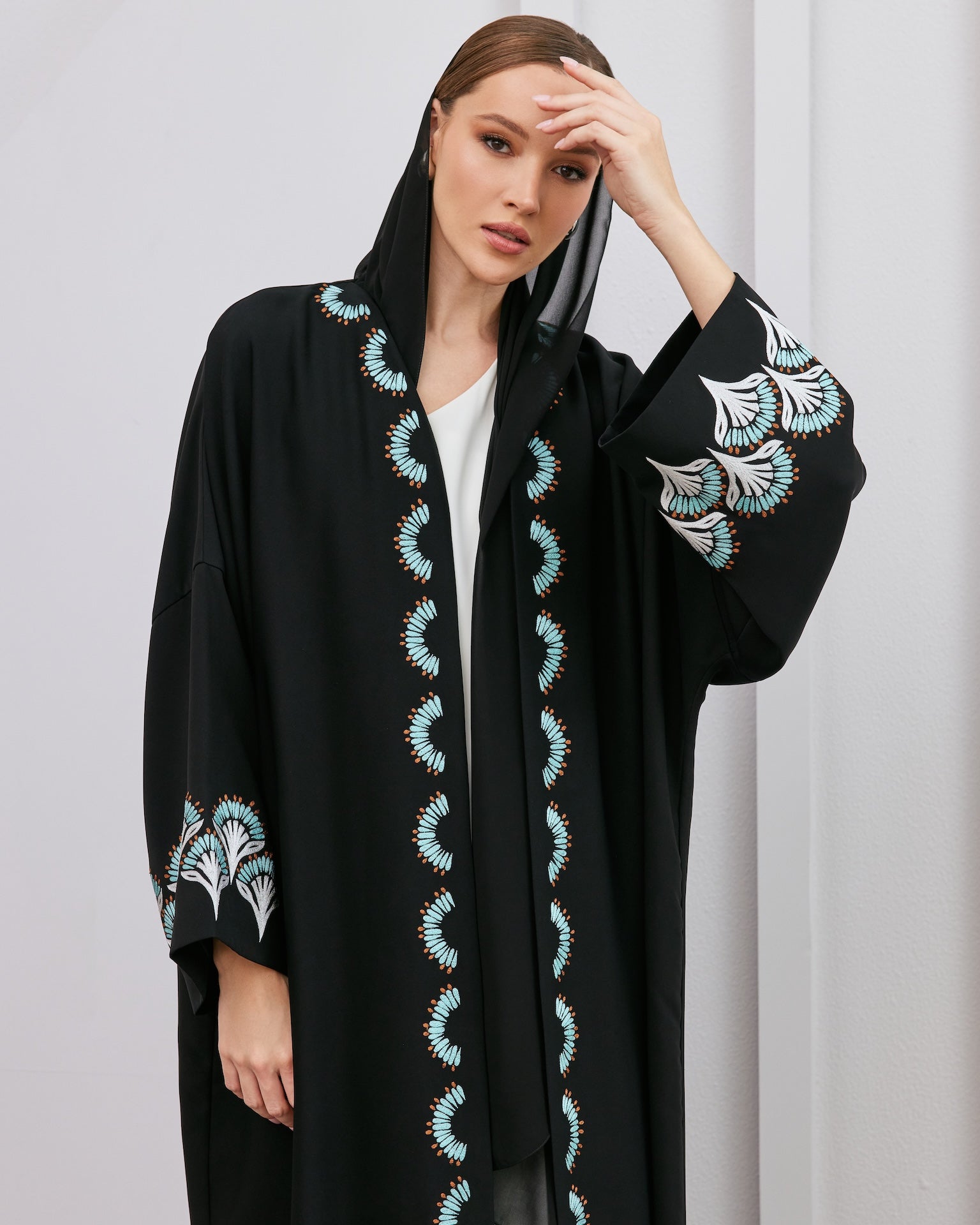 Ravina - The McQueen Boutique - Abaya - Abaya Dubai - Abaya Abu Dhabi - Abaya UAE - Abaya - Elegant - Luxury - Emirati - Classic - Modern - Occasion - Traditional - Trends - Embroidery - Modes