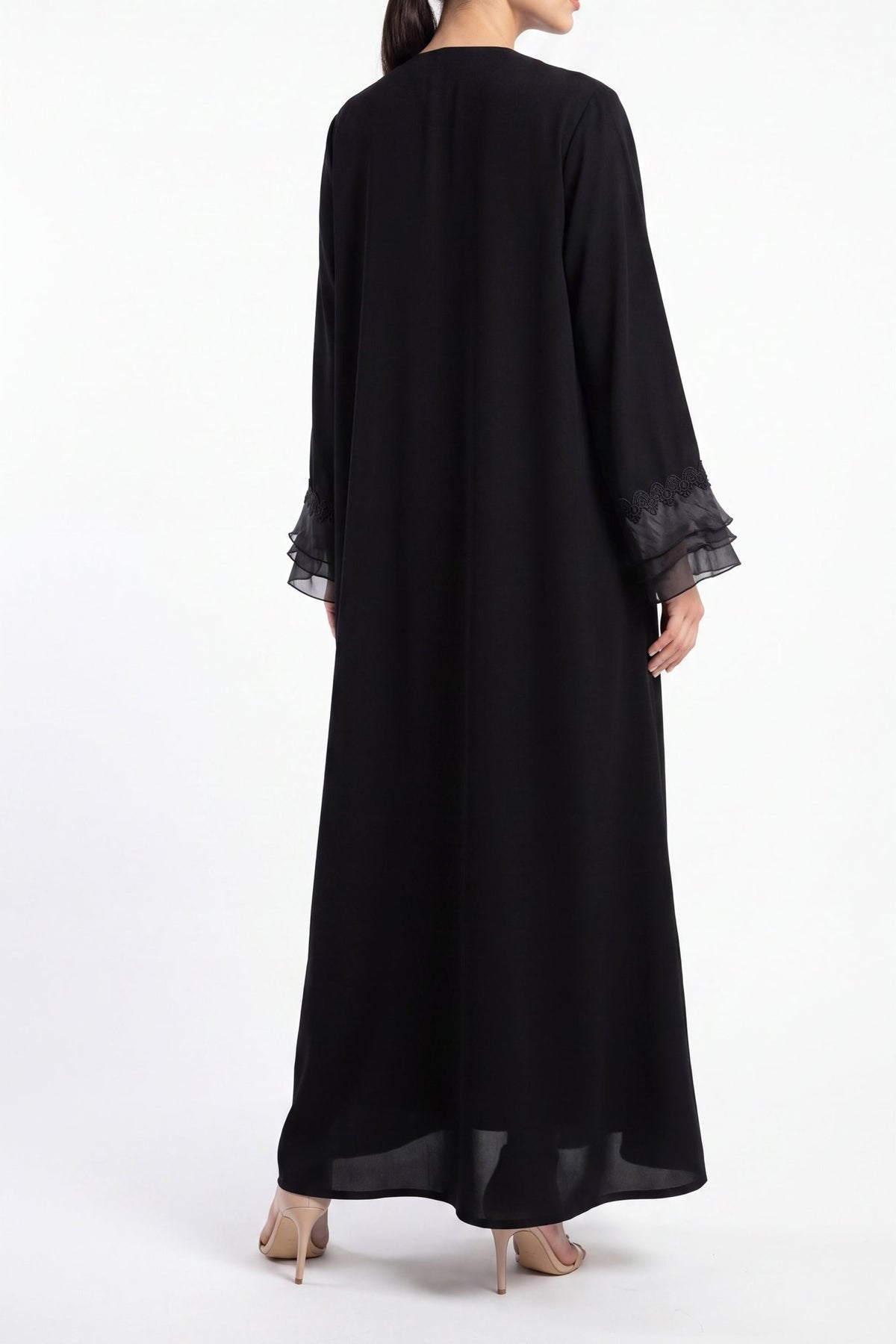 Rayana - The McQueen Boutique - Abaya - Abaya Dubai - Abaya Abu Dhabi - Abaya UAE - Abaya - Elegant - Luxury - Emirati - Classic - Modern - Occasion - Traditional - Trends - Embroidery - Modes