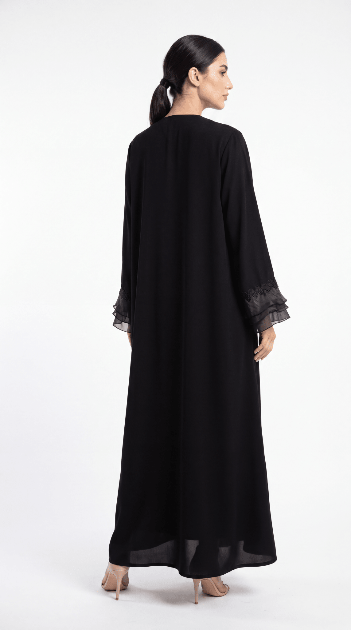 Rayana - The McQueen Boutique - Abaya - Abaya Dubai - Abaya Abu Dhabi - Abaya UAE - Abaya - Elegant - Luxury - Emirati - Classic - Modern - Occasion - Traditional - Trends - Embroidery - Modes