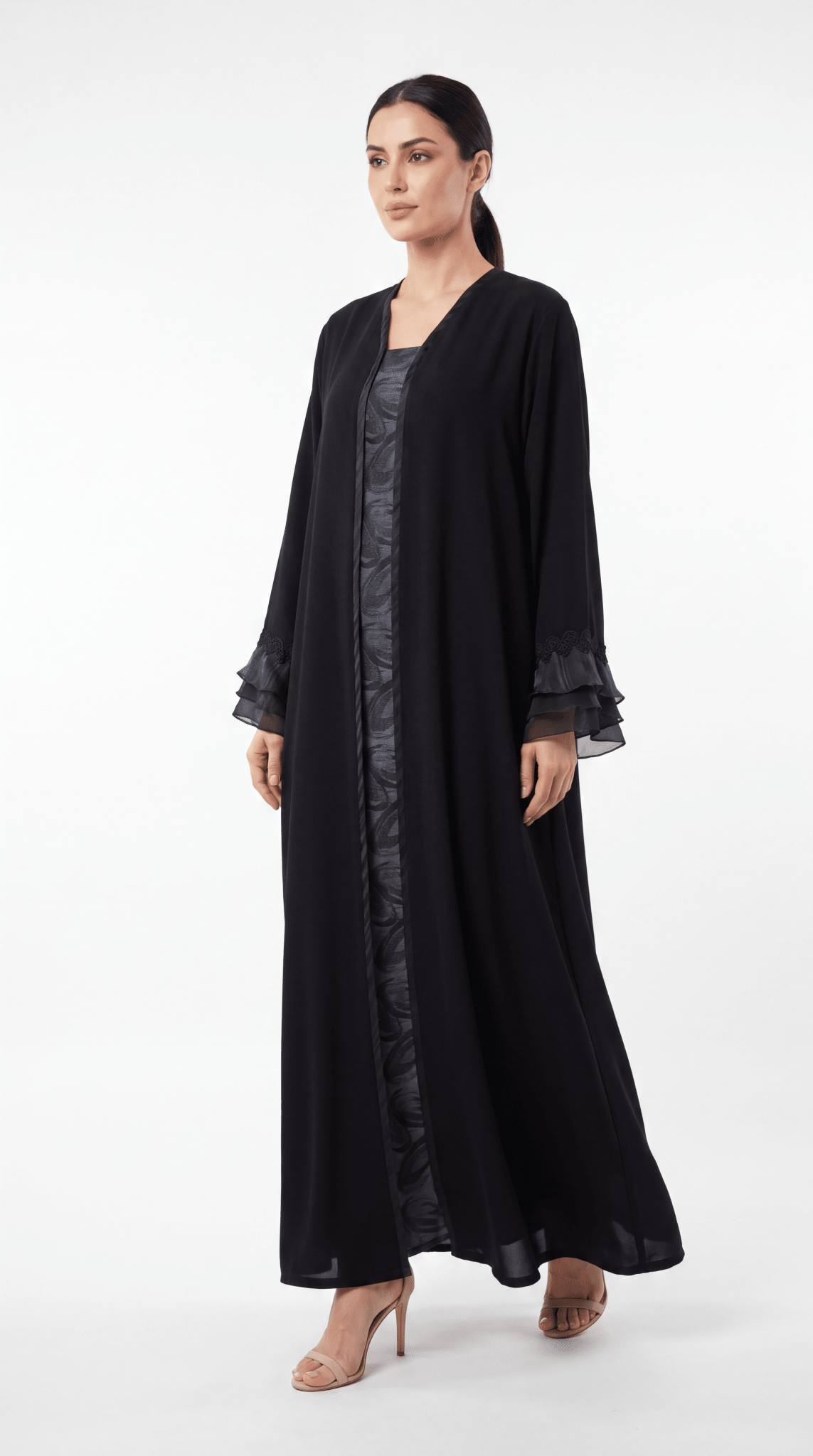 Rayana - The McQueen Boutique - Abaya - Abaya Dubai - Abaya Abu Dhabi - Abaya UAE - Abaya - Elegant - Luxury - Emirati - Classic - Modern - Occasion - Traditional - Trends - Embroidery - Modes