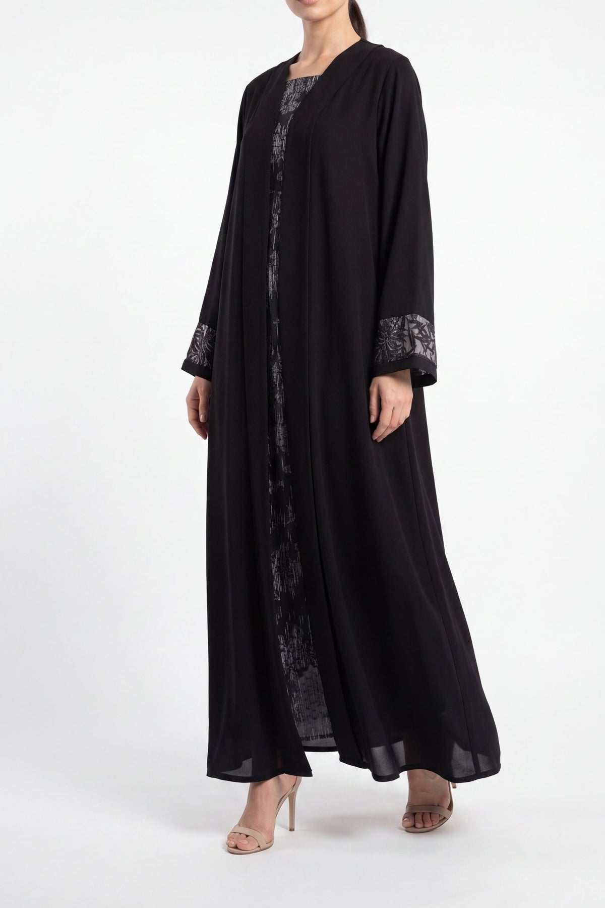 Rima - The McQueen Boutique - Abaya - Abaya Dubai - Abaya Abu Dhabi - Abaya UAE - Abaya - Elegant - Luxury - Emirati - Classic - Modern - Occasion - Traditional - Trends - Embroidery - Modes