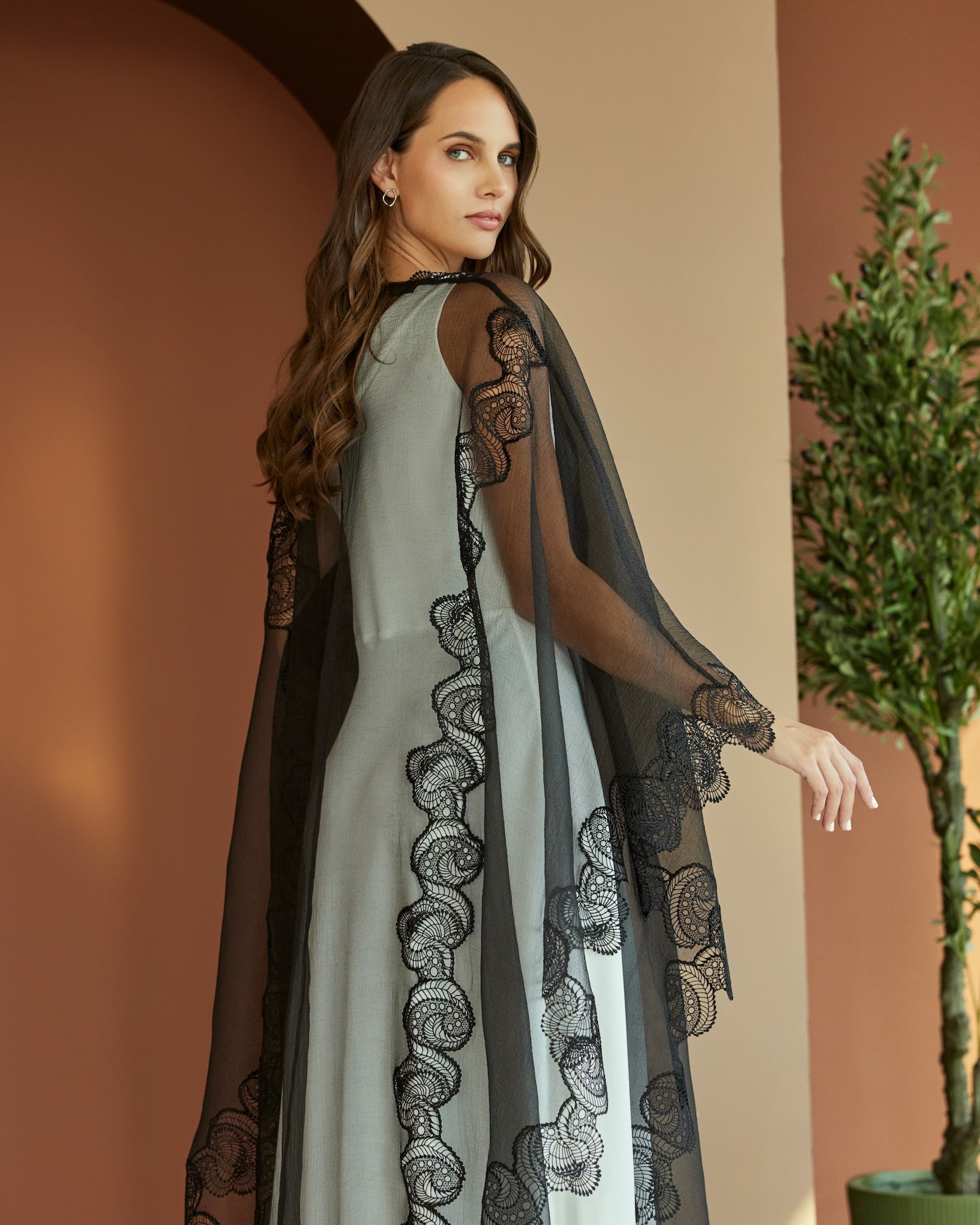 Rosbella - The McQueen Boutique - Abaya - Abaya Dubai - Abaya Abu Dhabi - Abaya UAE - Abaya - Elegant - Luxury - Emirati - Classic - Modern - Occasion - Traditional - Trends - Embroidery - Modes