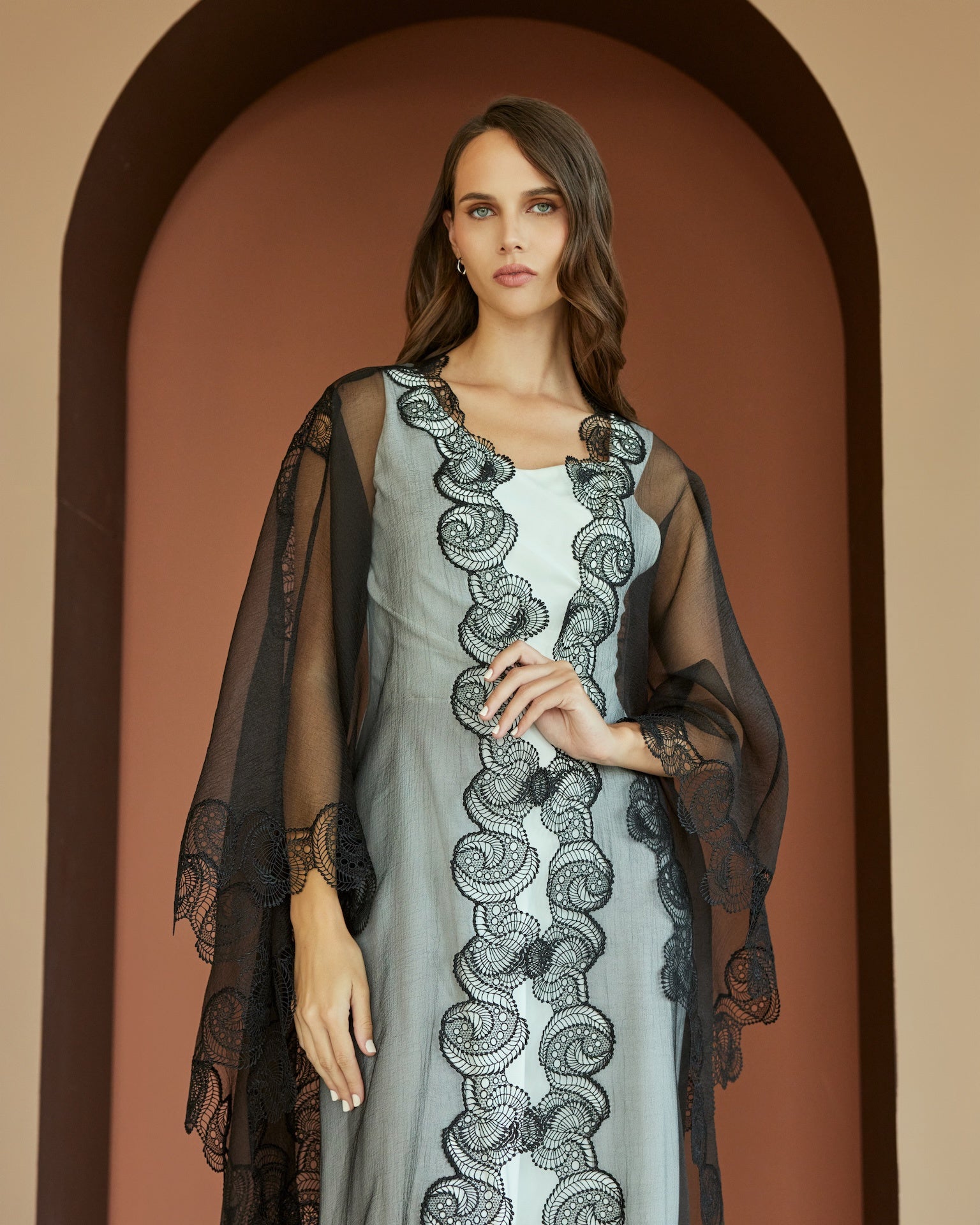 Rosbella - The McQueen Boutique - Abaya - Abaya Dubai - Abaya Abu Dhabi - Abaya UAE - Abaya - Elegant - Luxury - Emirati - Classic - Modern - Occasion - Traditional - Trends - Embroidery - Modes