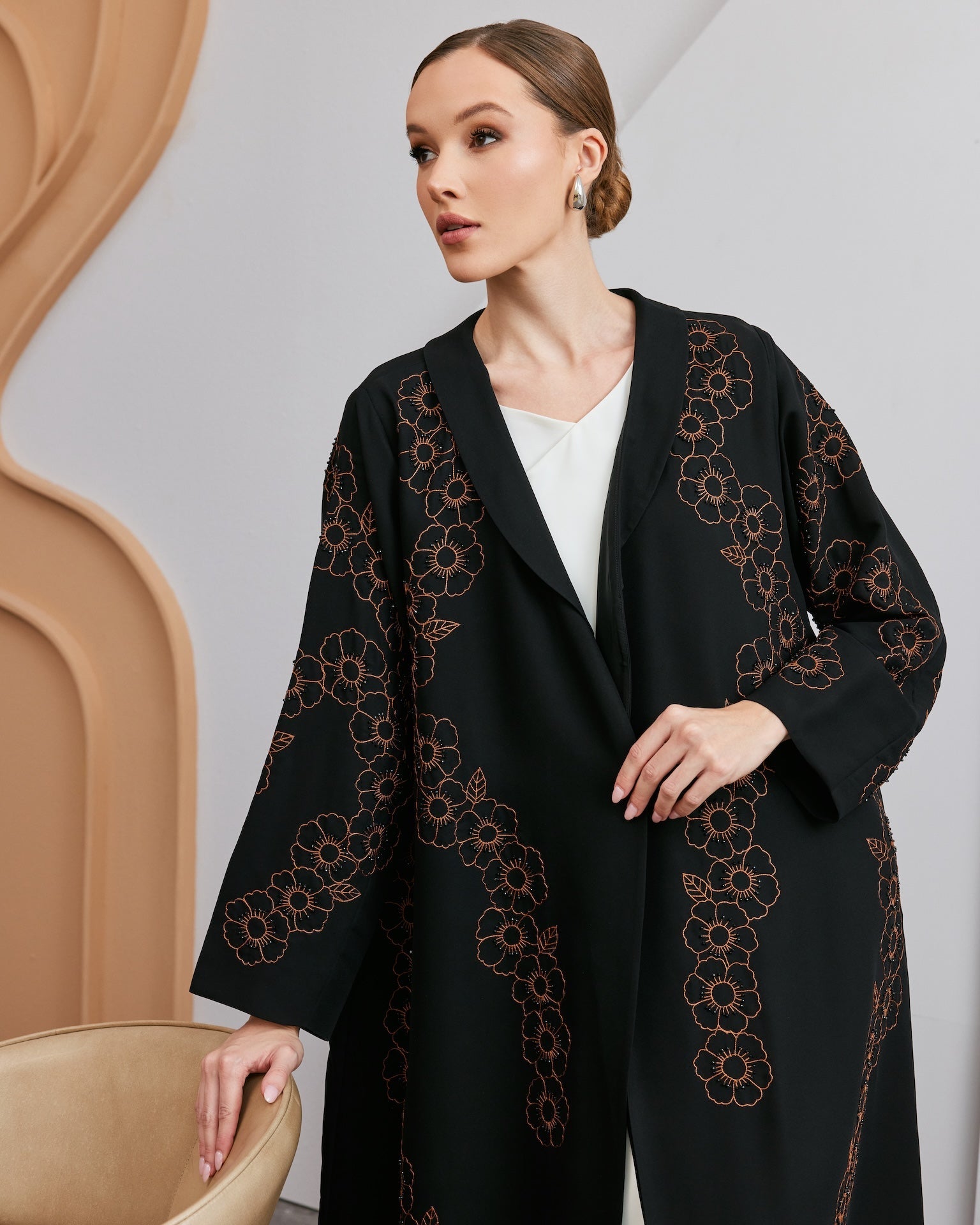 Rose - The McQueen Boutique - Abaya - Abaya Dubai - Abaya Abu Dhabi - Abaya UAE - Abaya - Elegant - Luxury - Emirati - Classic - Modern - Occasion - Traditional - Trends - Embroidery - Modes