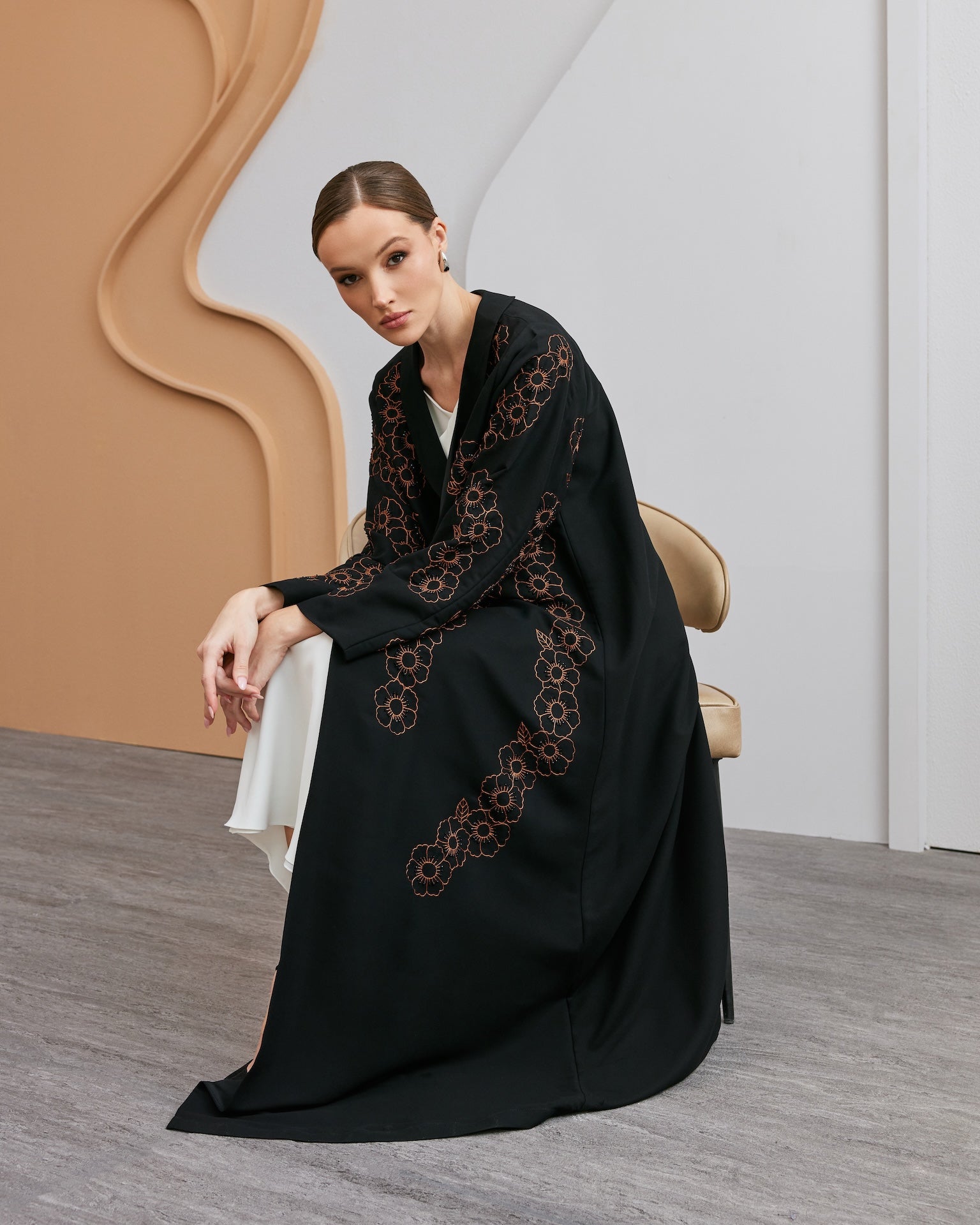 Rose - The McQueen Boutique - Abaya - Abaya Dubai - Abaya Abu Dhabi - Abaya UAE - Abaya - Elegant - Luxury - Emirati - Classic - Modern - Occasion - Traditional - Trends - Embroidery - Modes