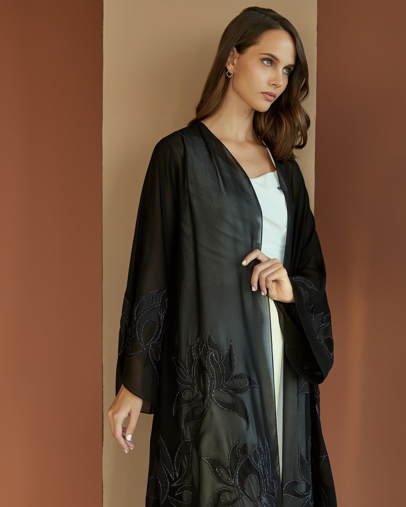 Rossella - The McQueen Boutique - Abaya - Abaya Dubai - Abaya Abu Dhabi - Abaya UAE - Abaya - Elegant - Luxury - Emirati - Classic - Modern - Occasion - Traditional - Trends - Embroidery - Modes