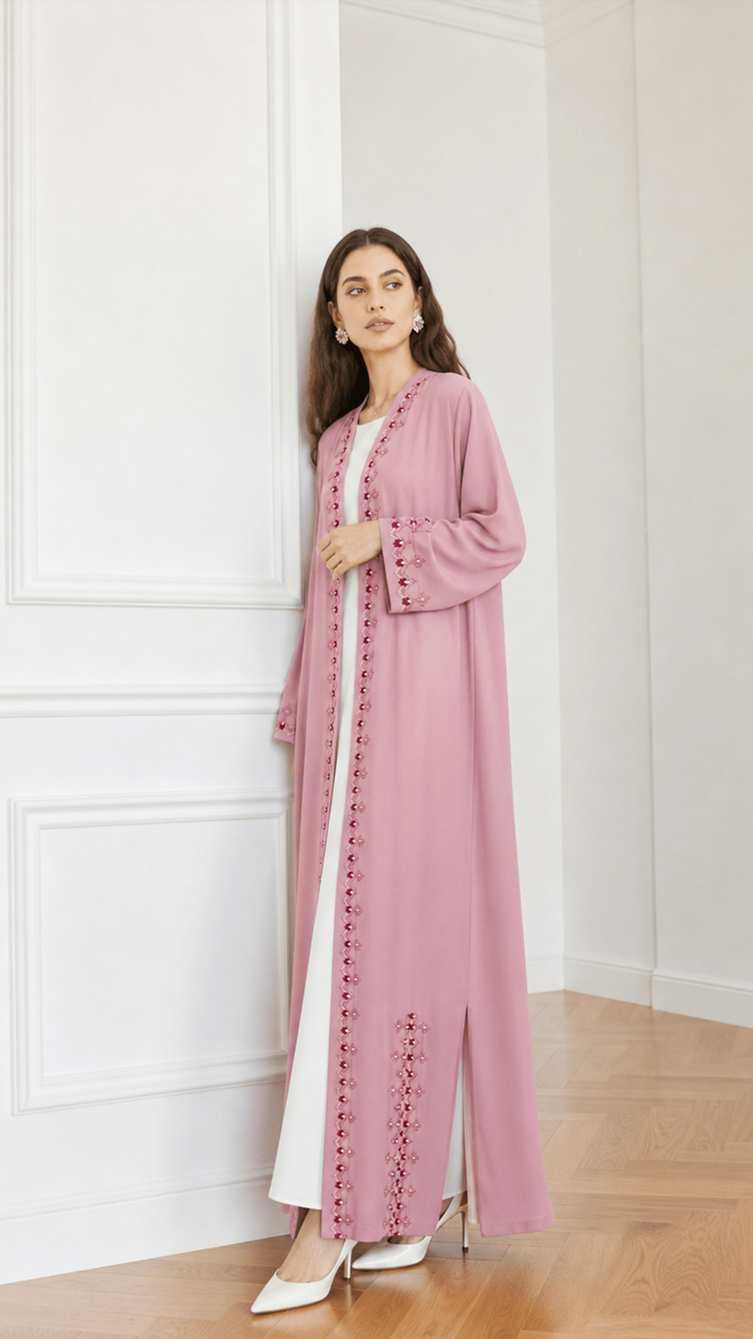 Rozaya - The McQueen Boutique - Abaya - Abaya Dubai - Abaya Abu Dhabi - Abaya UAE - Abaya - Elegant - Luxury - Emirati - Classic - Modern - Occasion - Traditional - Trends - Embroidery - Modes
