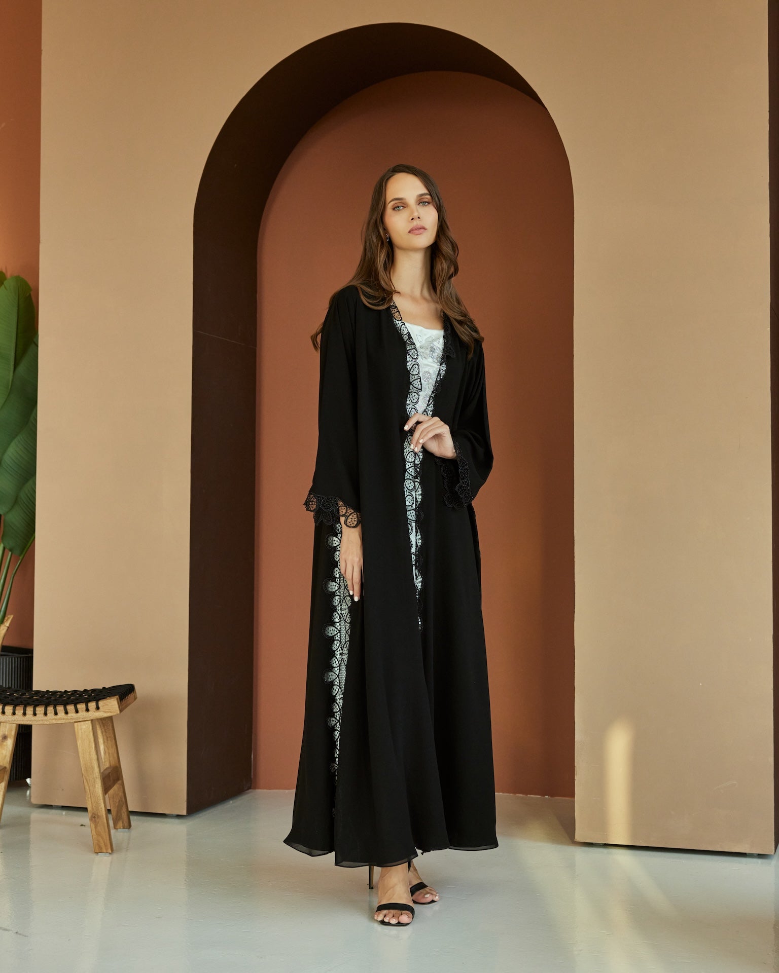 Ruya - The McQueen Boutique - Abaya - Abaya Dubai - Abaya Abu Dhabi - Abaya UAE - Abaya - Elegant - Luxury - Emirati - Classic - Modern - Occasion - Traditional - Trends - Embroidery - Modes