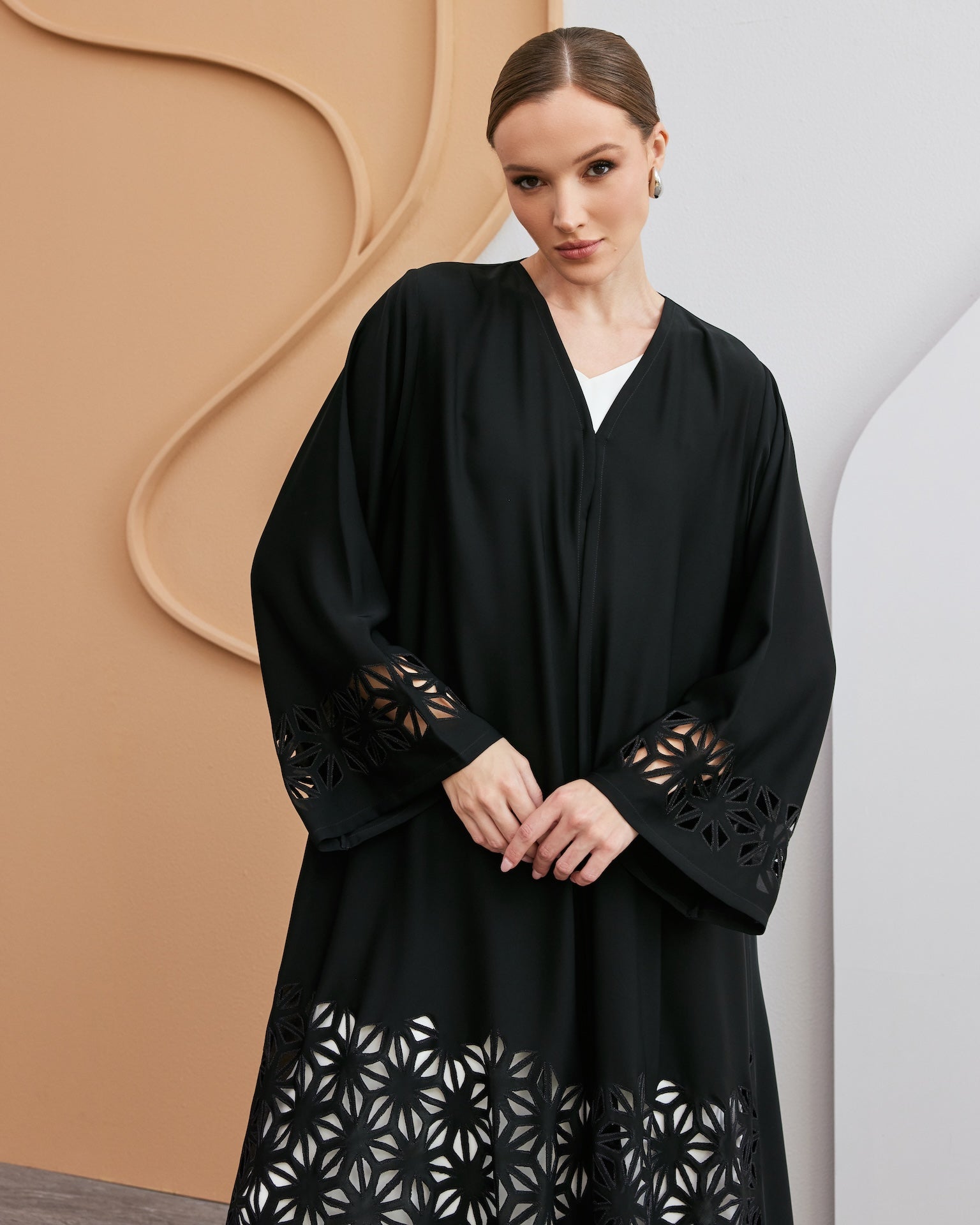 Selene - The McQueen Boutique - Abaya - Abaya Dubai - Abaya Abu Dhabi - Abaya UAE - Abaya - Elegant - Luxury - Emirati - Classic - Modern - Occasion - Traditional - Trends - Embroidery - Modes