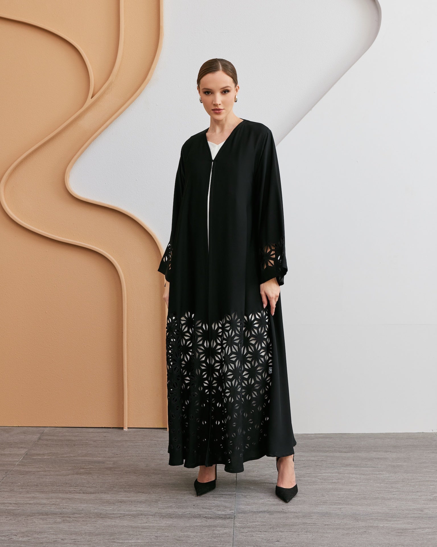 Selene - The McQueen Boutique - Abaya - Abaya Dubai - Abaya Abu Dhabi - Abaya UAE - Abaya - Elegant - Luxury - Emirati - Classic - Modern - Occasion - Traditional - Trends - Embroidery - Modes