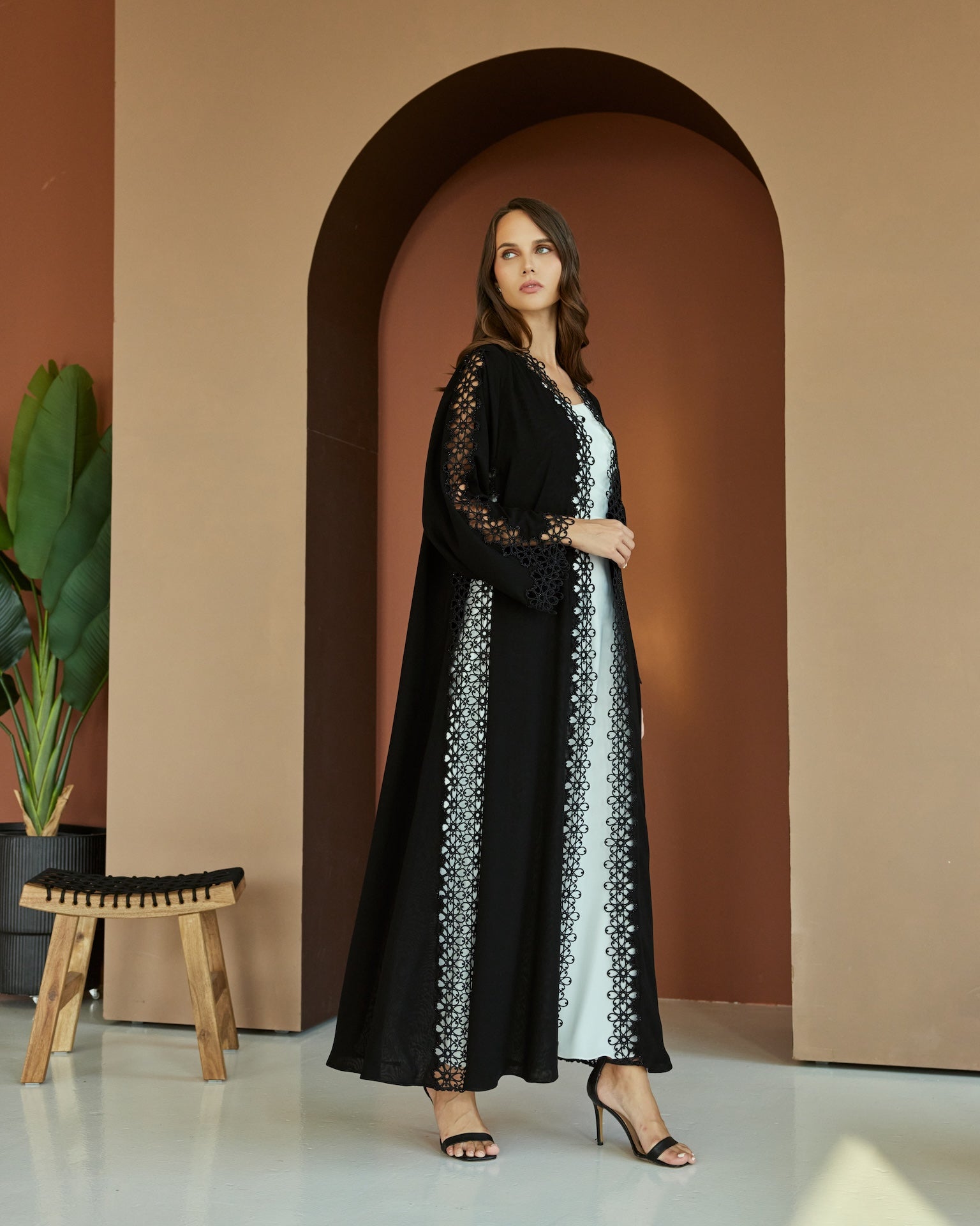 Soleil - The McQueen Boutique - Abaya - Abaya Dubai - Abaya Abu Dhabi - Abaya UAE - Abaya - Elegant - Luxury - Emirati - Classic - Modern - Occasion - Traditional - Trends - Embroidery - Modes