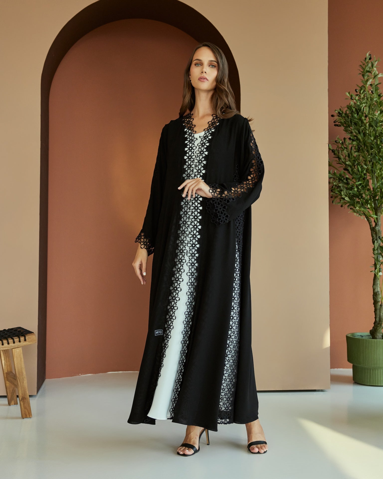 Soleil - The McQueen Boutique - Abaya - Abaya Dubai - Abaya Abu Dhabi - Abaya UAE - Abaya - Elegant - Luxury - Emirati - Classic - Modern - Occasion - Traditional - Trends - Embroidery - Modes