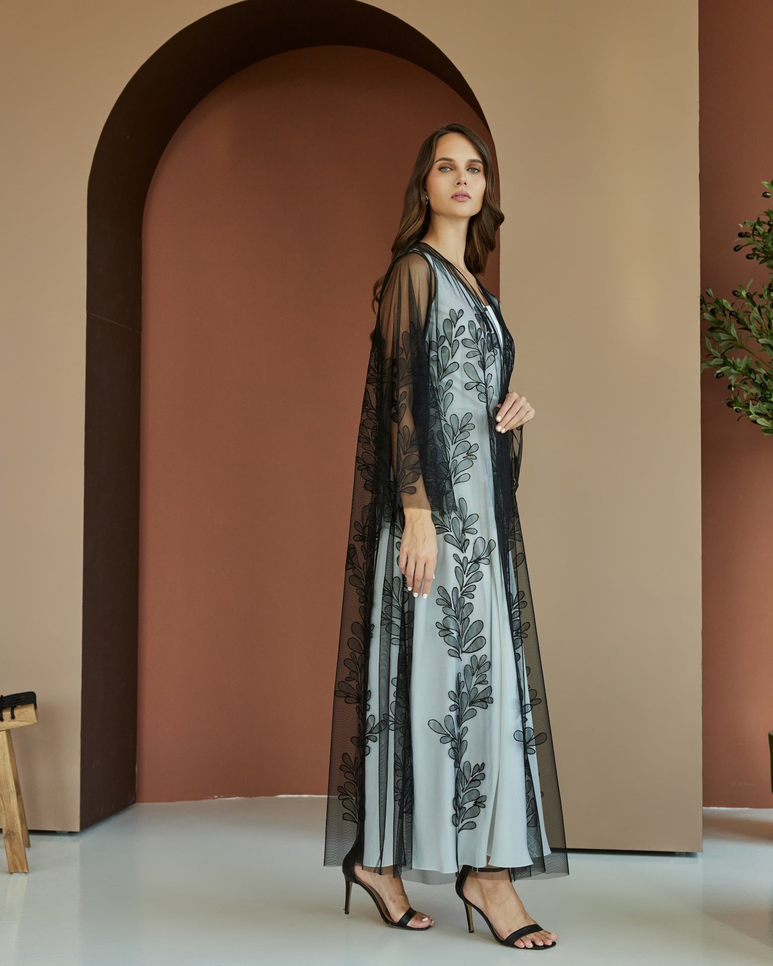 Sonnet - The McQueen Boutique - Abaya - Abaya Dubai - Abaya Abu Dhabi - Abaya UAE - Abaya - Elegant - Luxury - Emirati - Classic - Modern - Occasion - Traditional - Trends - Embroidery - Modes