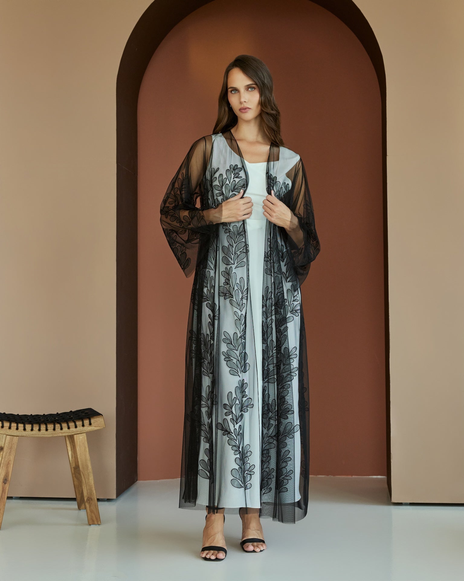 Sonnet - The McQueen Boutique - Abaya - Abaya Dubai - Abaya Abu Dhabi - Abaya UAE - Abaya - Elegant - Luxury - Emirati - Classic - Modern - Occasion - Traditional - Trends - Embroidery - Modes