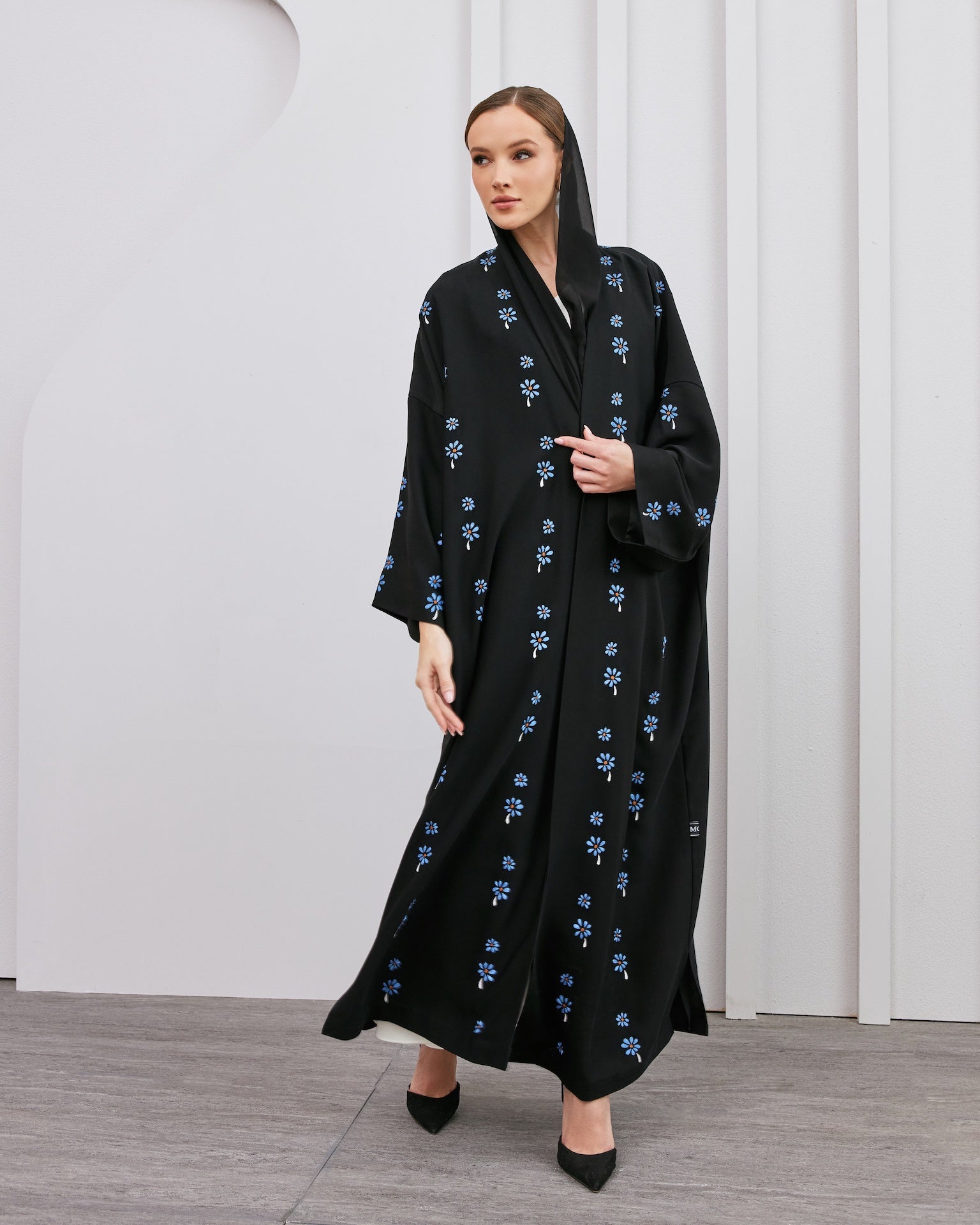 Tanya - The McQueen Boutique - Abaya - Abaya Dubai - Abaya Abu Dhabi - Abaya UAE - Abaya - Elegant - Luxury - Emirati - Classic - Modern - Occasion - Traditional - Trends - Embroidery - Modes