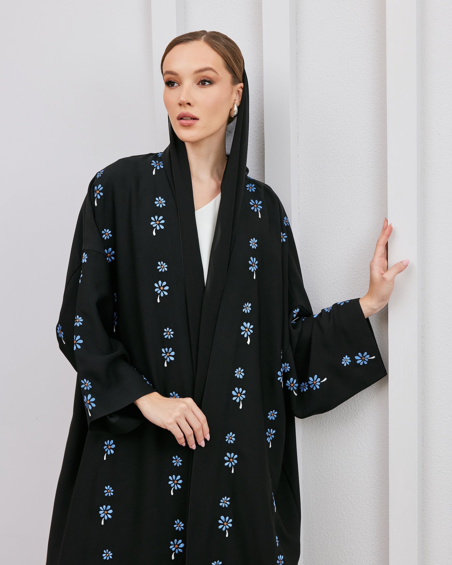 Tanya - The McQueen Boutique - Abaya - Abaya Dubai - Abaya Abu Dhabi - Abaya UAE - Abaya - Elegant - Luxury - Emirati - Classic - Modern - Occasion - Traditional - Trends - Embroidery - Modes