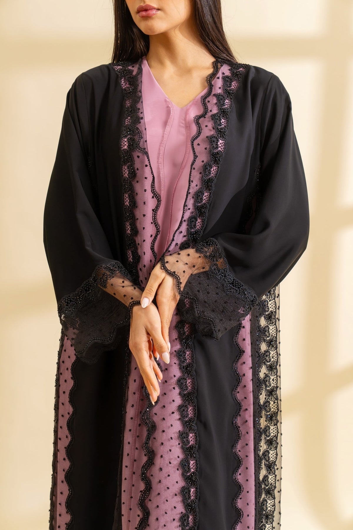 Vera - The McQueen Boutique - Abaya - Abaya Dubai - Abaya Abu Dhabi - Abaya UAE - Abaya - Elegant - Luxury - Emirati - Classic - Modern - Occasion - Traditional - Trends - Embroidery - Modes