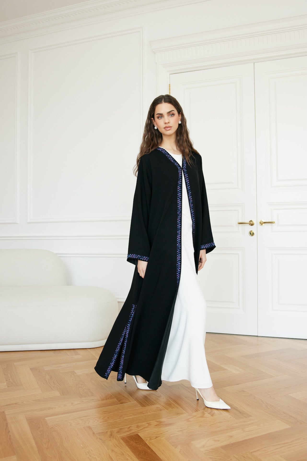 Violet Wave - The McQueen Boutique - Abaya - Abaya Dubai - Abaya Abu Dhabi - Abaya UAE - Abaya - Elegant - Luxury - Emirati - Classic - Modern - Occasion - Traditional - Trends - Embroidery - Modes