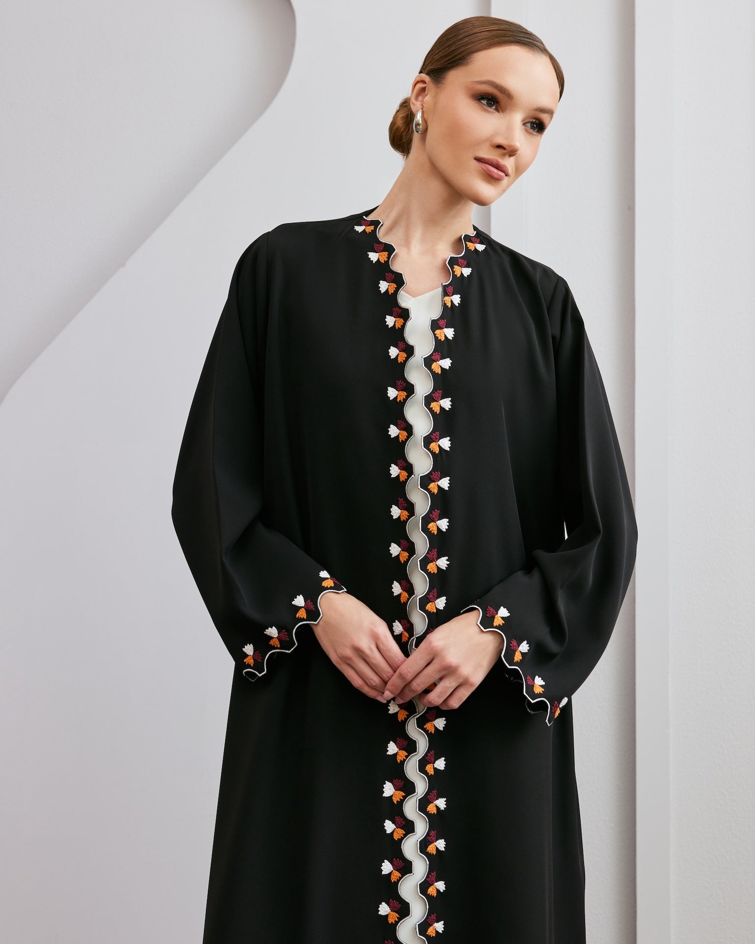 Yara - The McQueen Boutique - Abaya - Abaya Dubai - Abaya Abu Dhabi - Abaya UAE - Abaya - Elegant - Luxury - Emirati - Classic - Modern - Occasion - Traditional - Trends - Embroidery - Modes